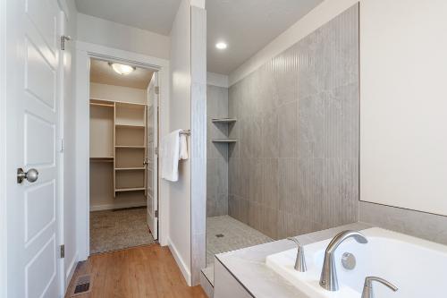 Weekend Open Houses - 5/10-511